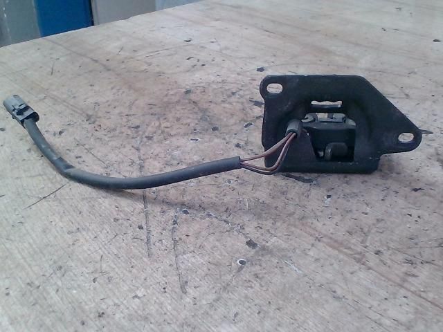 bontott FIAT PUNTO II Csomagtérajtó Zárszerkezet