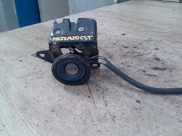 bontott FIAT PUNTO II Csomagtérajtó Zárszerkezet