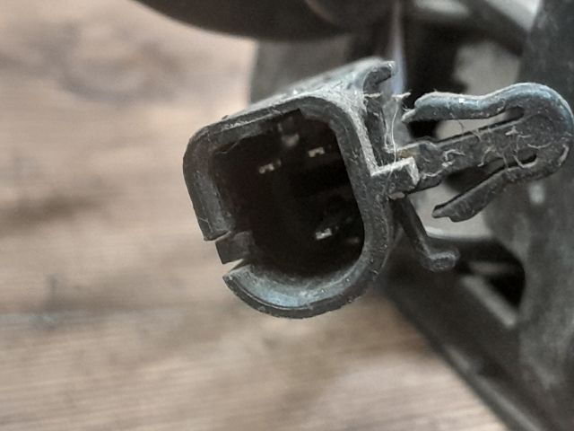 bontott FIAT PUNTO II Csomagtérajtó Zárszerkezet