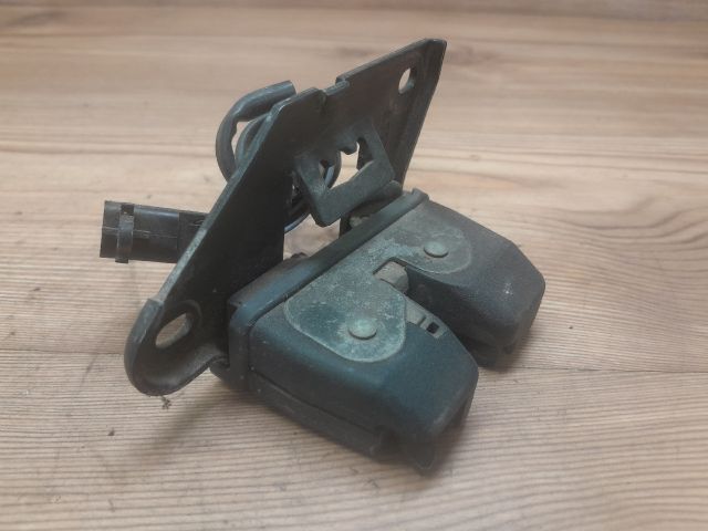 bontott FIAT PUNTO II Csomagtérajtó Zárszerkezet