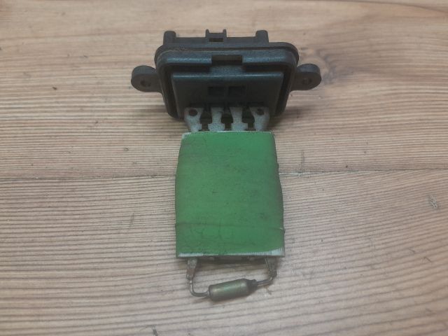 bontott FIAT PUNTO II Előtét Ellenállás Fűtőmotor