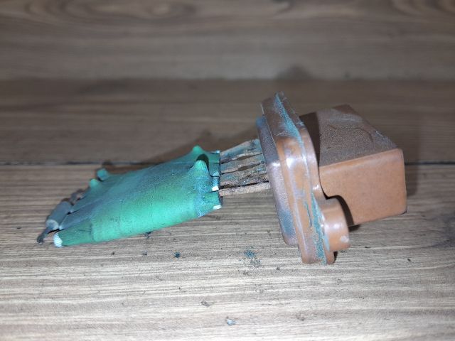 bontott FIAT PUNTO II Előtét Ellenállás Fűtőmotor