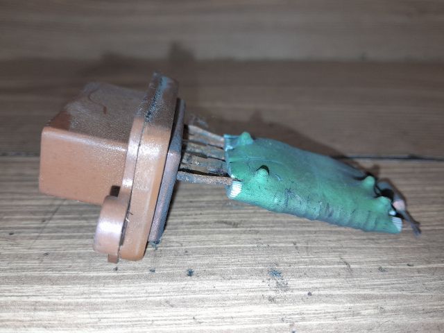 bontott FIAT PUNTO II Előtét Ellenállás Fűtőmotor