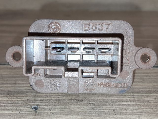 bontott FIAT PUNTO II Előtét Ellenállás Fűtőmotor