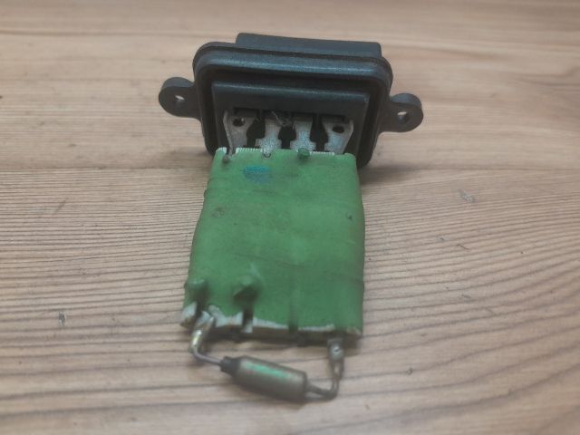 bontott FIAT PUNTO II Előtét Ellenállás Fűtőmotor