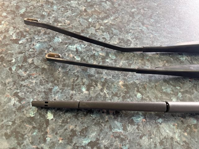 bontott FIAT PUNTO II Első Ablaktörlő Kar