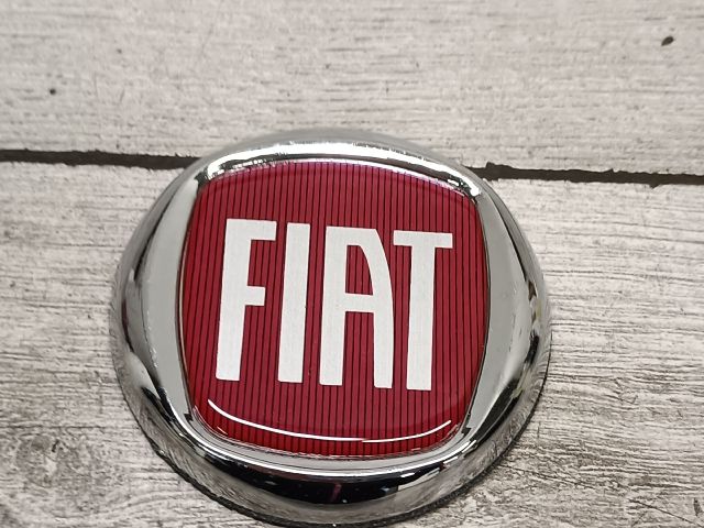 bontott FIAT PUNTO II Első Embléma