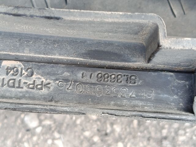 bontott FIAT PUNTO II Első Lökhárító Bal Díszrács