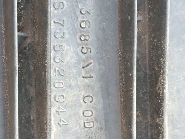 bontott FIAT PUNTO II Első Lökhárító Bal Díszrács