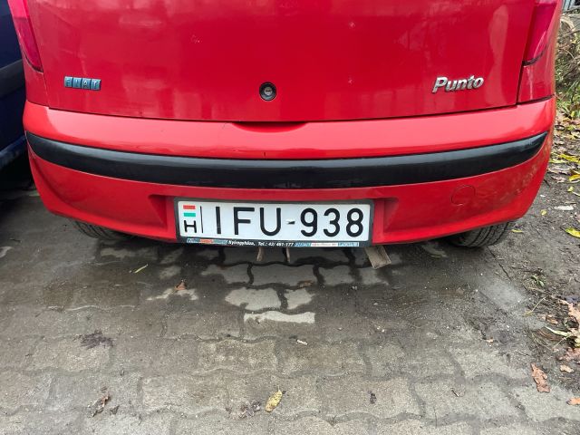 bontott FIAT PUNTO II Első Lökhárító (Részeivel)