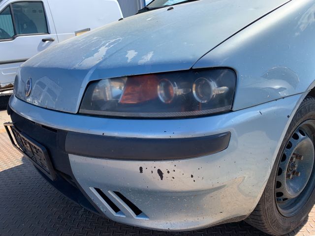 bontott FIAT PUNTO II Első Lökhárító (Részeivel)