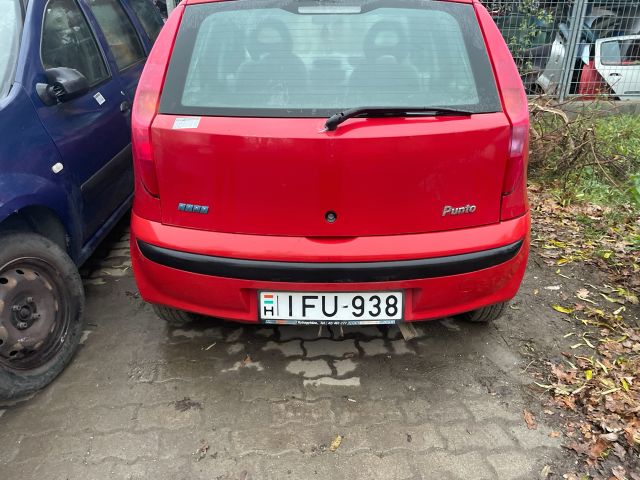 bontott FIAT PUNTO II Első Lökhárító (Részeivel)