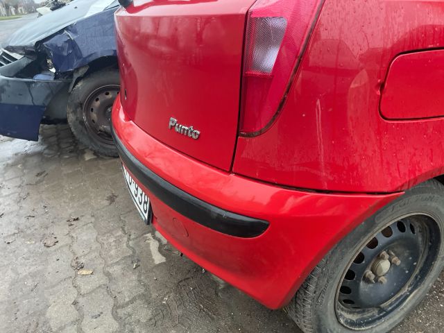 bontott FIAT PUNTO II Első Lökhárító (Részeivel)