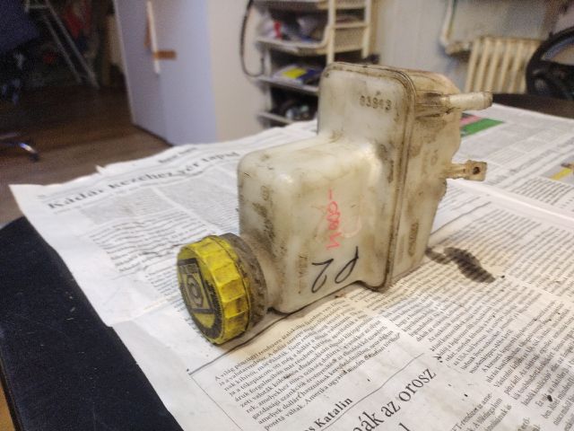 bontott FIAT PUNTO II Fékfolyadék Tartály