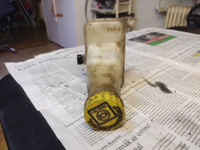 bontott FIAT PUNTO II Fékfolyadék Tartály