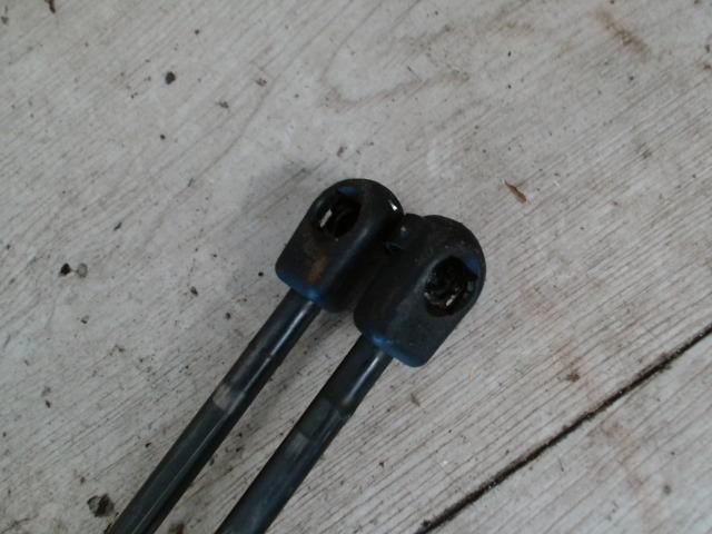 bontott FIAT PUNTO II Gázrugós Kitámasztó Teleszkóp Pár Csomagtérajtó