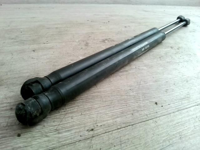 bontott FIAT PUNTO II Gázrugós Kitámasztó Teleszkóp Pár Csomagtérajtó