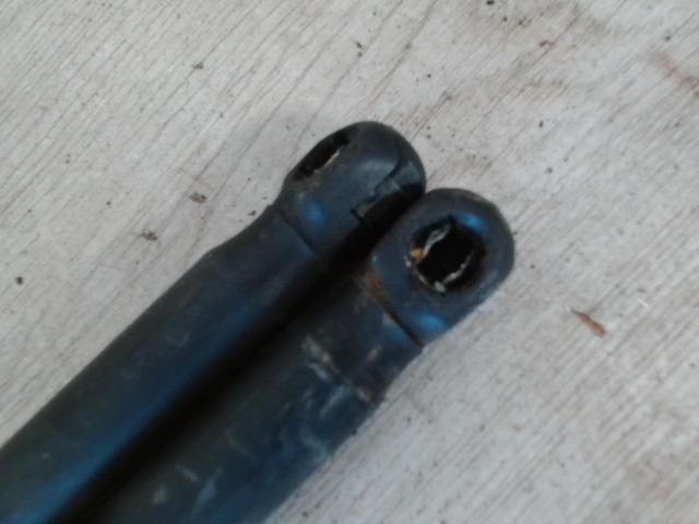 bontott FIAT PUNTO II Gázrugós Kitámasztó Teleszkóp Pár Csomagtérajtó