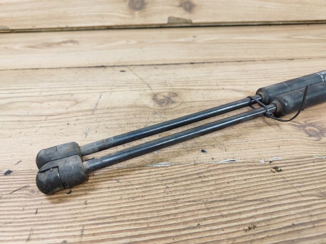 bontott FIAT PUNTO II Gázrugós Kitámasztó Teleszkóp Pár Csomagtérajtó