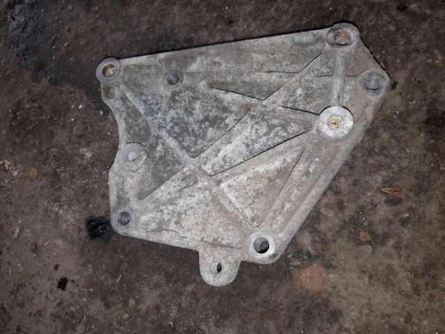 bontott FIAT PUNTO II Generátor Tartó Bak