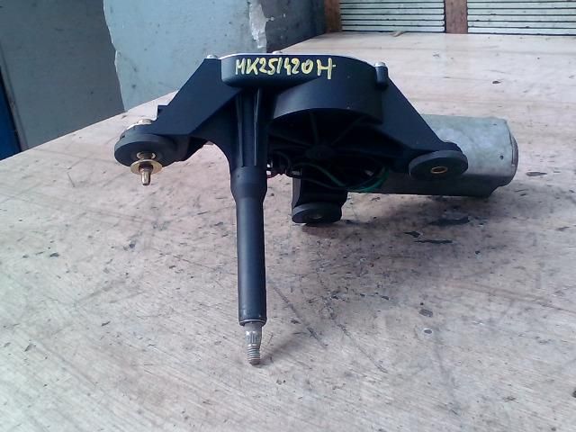 bontott FIAT PUNTO II Hátsó Ablaktörlő Motor