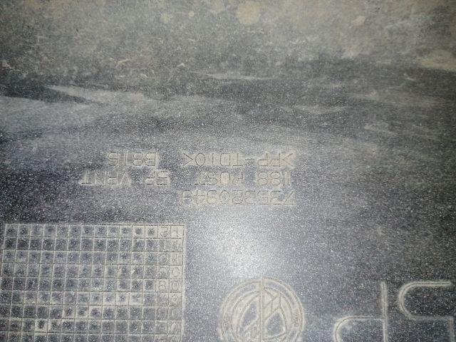 bontott FIAT PUNTO II Hátsó Lökhárító (Üresen)