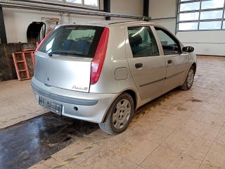 bontott FIAT PUNTO II Hátsó Lökhárító (Üresen)