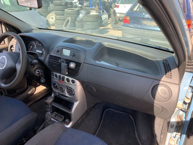 bontott FIAT PUNTO II Hűtőrács