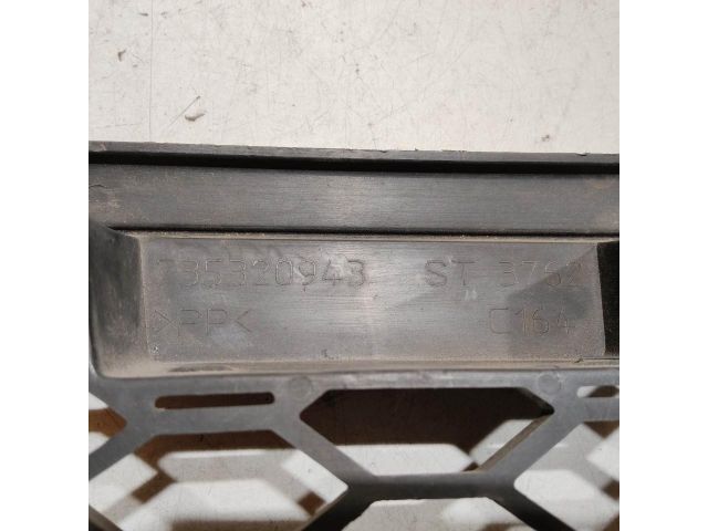 bontott FIAT PUNTO II Hűtőrács