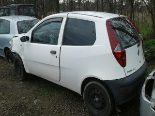 bontott FIAT PUNTO II Hűtőrács