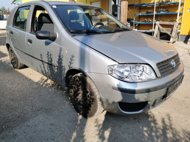 bontott FIAT PUNTO II Hűtőrács