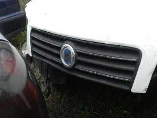 bontott FIAT PUNTO II Hűtőrács