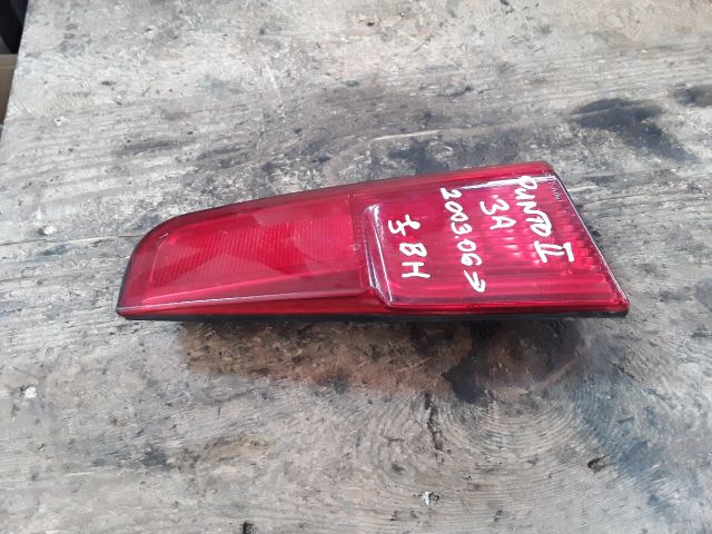 bontott FIAT PUNTO II Jobb Belső Hátsó Lámpa