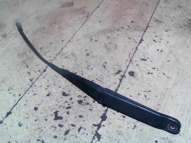 bontott FIAT PUNTO II Jobb első Ablaktörlő Kar