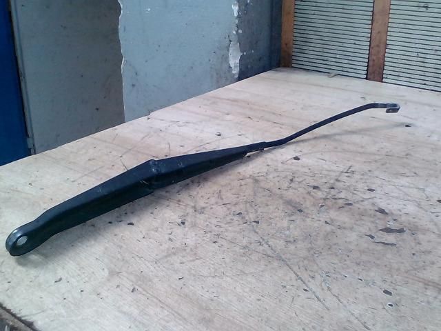 bontott FIAT PUNTO II Jobb első Ablaktörlő Kar