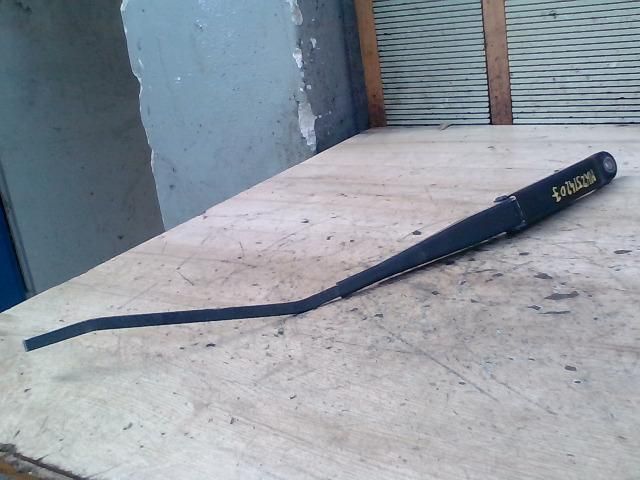 bontott FIAT PUNTO II Jobb első Ablaktörlő Kar