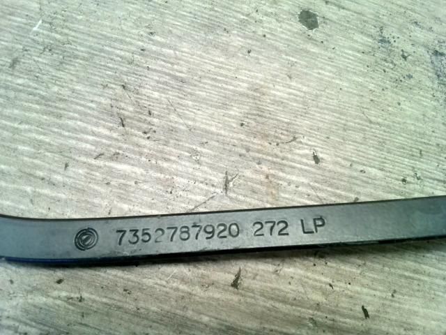 bontott FIAT PUNTO II Jobb első Ablaktörlő Kar