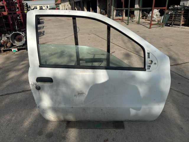 bontott FIAT PUNTO II Jobb első Ajtó (Részeivel)