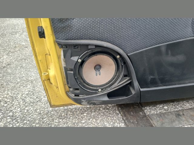 bontott FIAT PUNTO II Jobb első Ajtó (Részeivel)