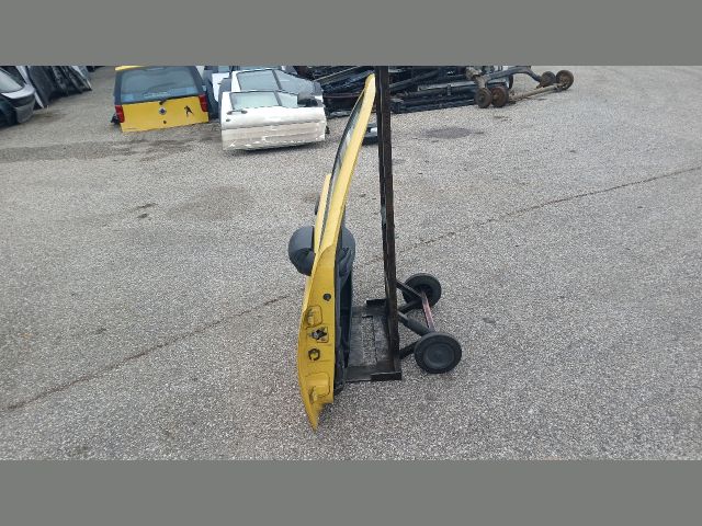 bontott FIAT PUNTO II Jobb első Ajtó (Részeivel)