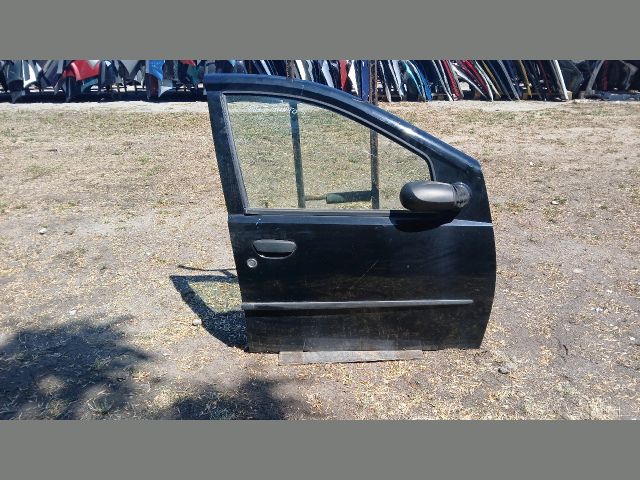 bontott FIAT PUNTO II Jobb első Ajtó (Részeivel)