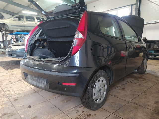 bontott FIAT PUNTO II Jobb első Ajtóhatároló