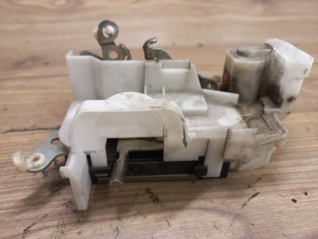 bontott FIAT PUNTO II Jobb első Ajtózár