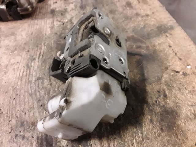 bontott FIAT PUNTO II Jobb első Ajtózár