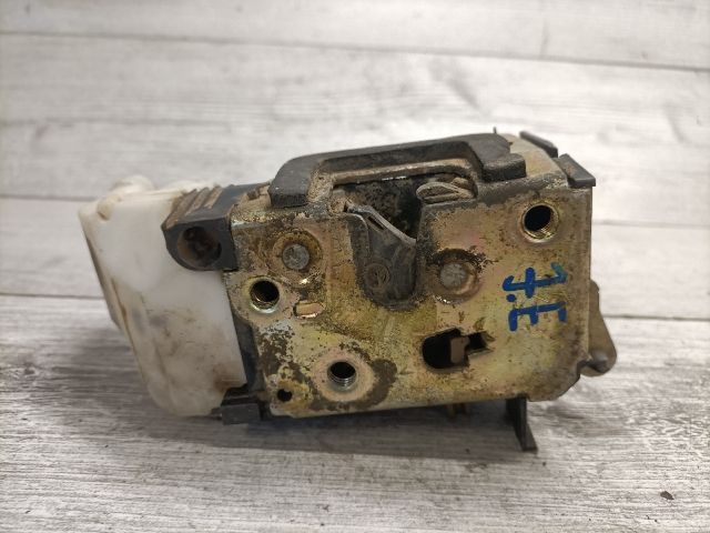 bontott FIAT PUNTO II Jobb első Ajtózár