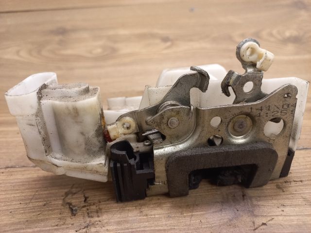 bontott FIAT PUNTO II Jobb első Ajtózár