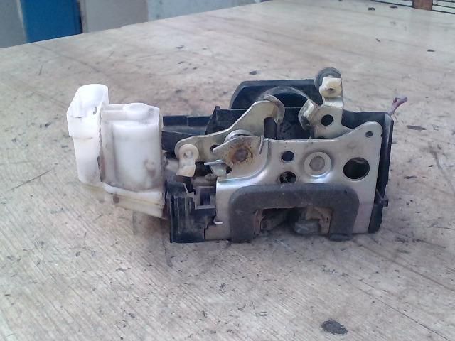 bontott FIAT PUNTO II Jobb első Ajtózár