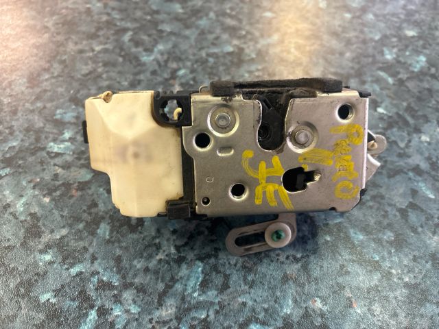 bontott FIAT PUNTO II Jobb első Ajtózár