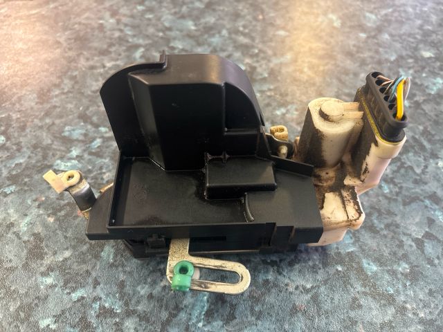 bontott FIAT PUNTO II Jobb első Ajtózár