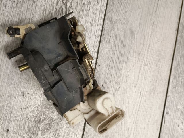 bontott FIAT PUNTO II Jobb első Ajtózár